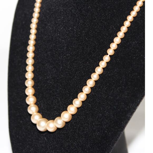 Vintage Imitation Pearl Necklace with Silver Clasp - Picture 4 of 5